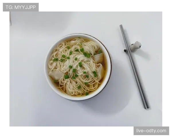 杨昊吃个饭像在开庆功宴，我还在纠结晚饭要不要点外卖